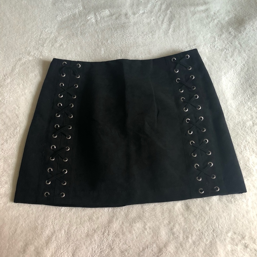 WORN ONCE SZ 10 H&M Divided Black Suede Skirt